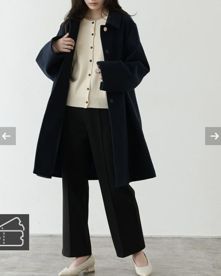 Pierrotの30代オフィスカジュアルな黒コートコーデ