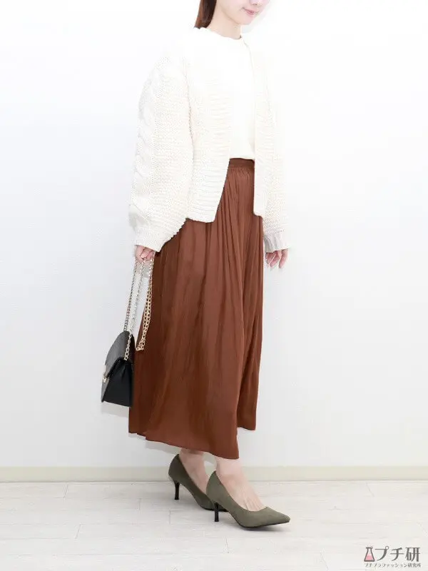 2021最新】サテンスカートは春夏秋冬着回し力抜群!大人女子におすすめ