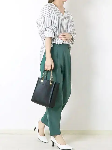 大人女子の定番アイテム ストライプシャツ を今っぽく着こなすには 最旬コーデ15選 プチ研 プチプラファッション研究所