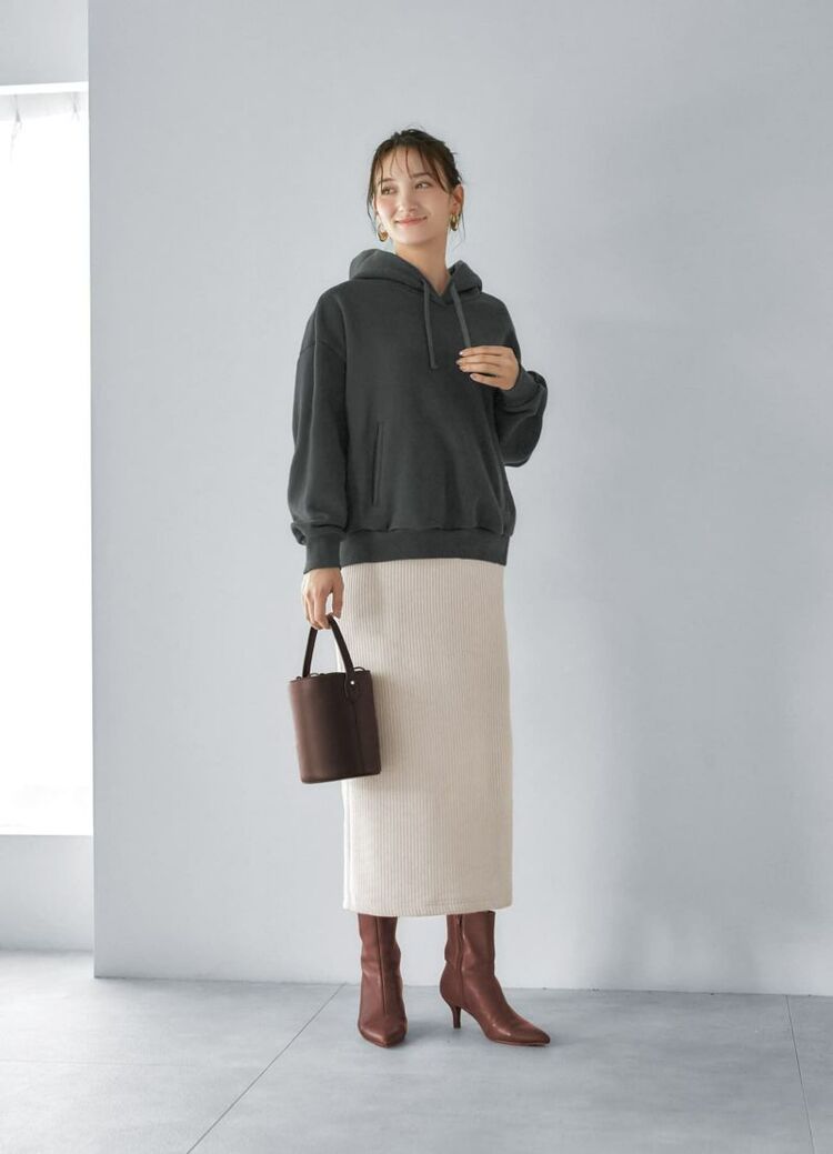 StyleDeli(スタイルデリ)の40代低身長さんに似合うスカートコーデの画像