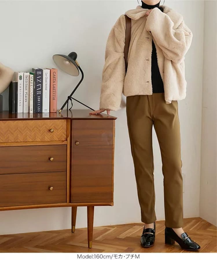 神戸レタスの60代低身長さんに似合うファーコートコーデの画像