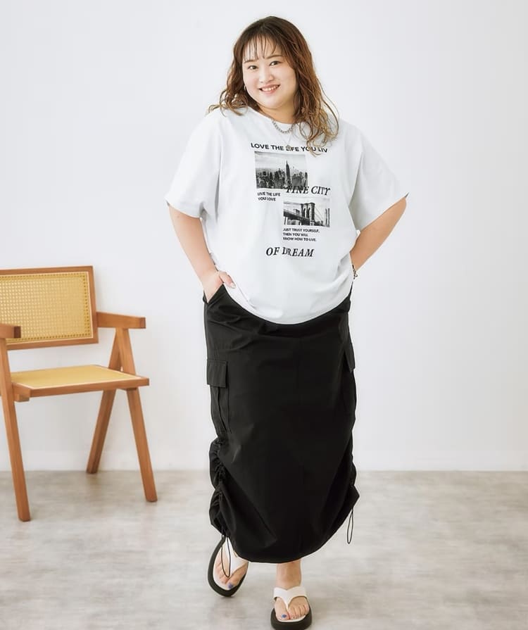 スマイルランド(ニッセン)の30代ぽっちゃり女性向け白Tシャツコーデ