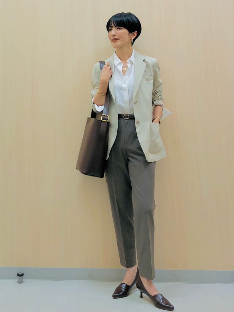 UNIQLOの30代向けオフィスカジュアルなコーデ
