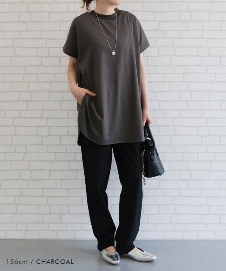 aquagarageの40代向けカジュアルな黒パンツコーデ