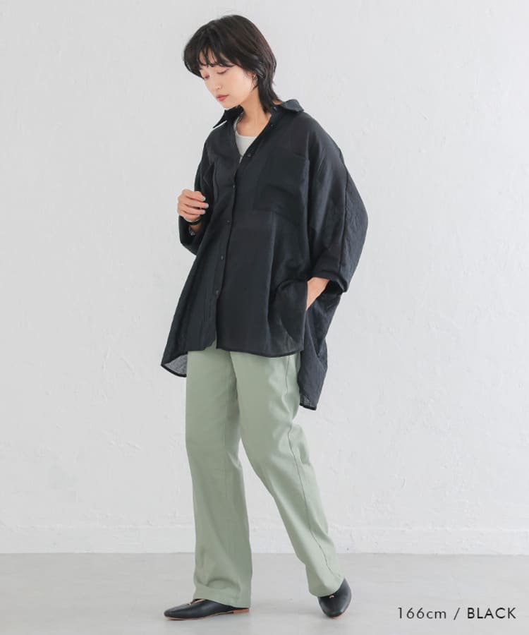 aquagarageの40代女性に似合う黒シャツコーデ
