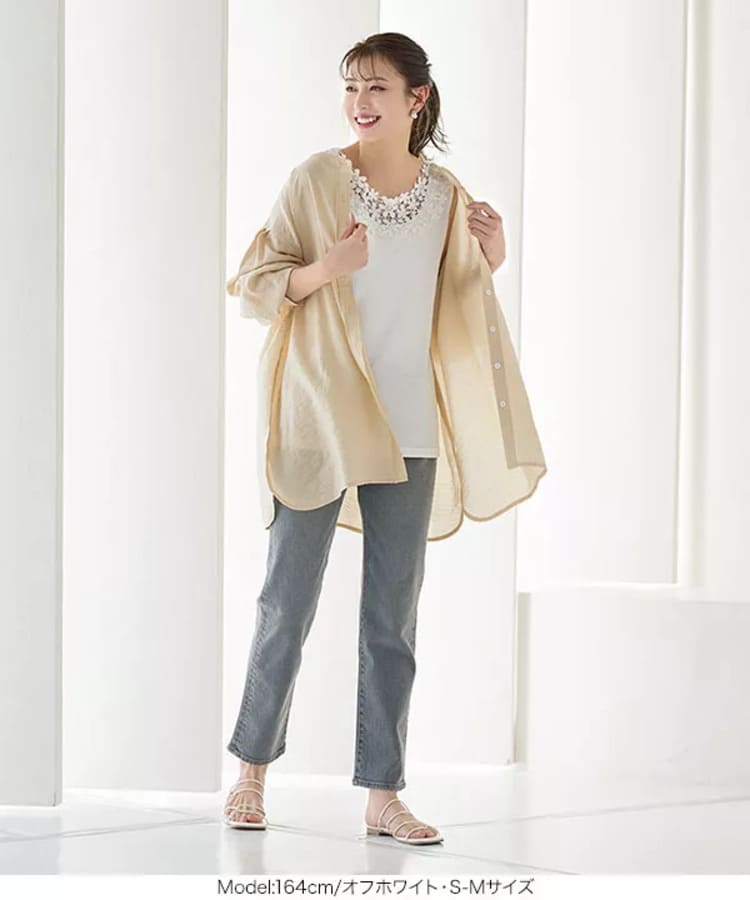 神戸レタスの50代向け大人可愛いベージュシャツコーデ