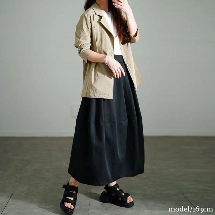 GOLD JAPAN(ゴールドジャパン)の50代ぽっちゃり女性向け黒スカートコーデ