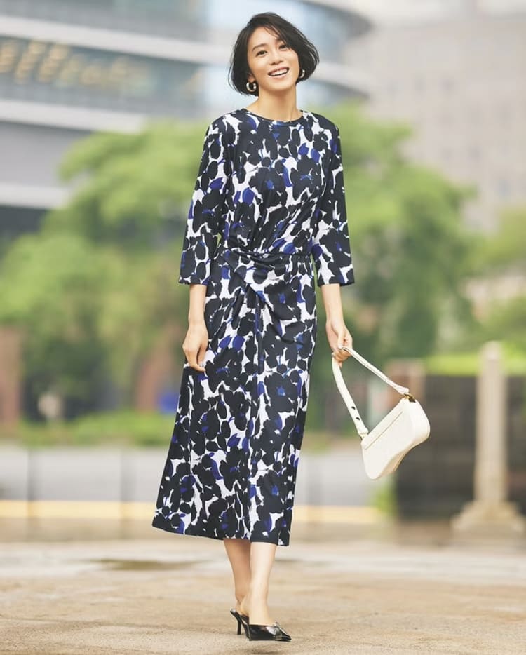 DoCLASSEの50代向け花柄ワンピース
