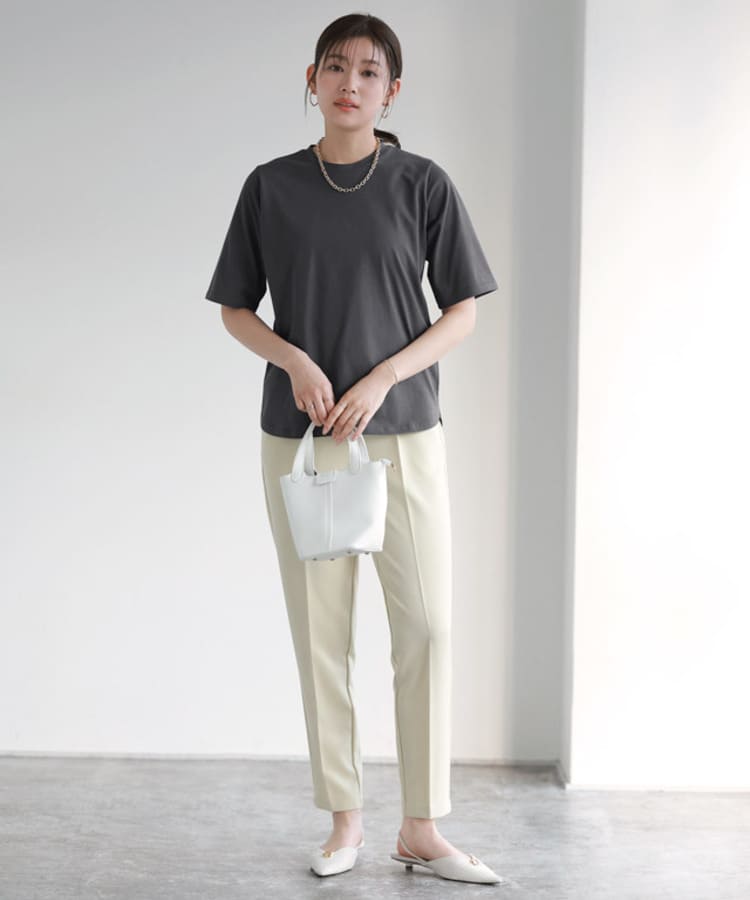 Pierrotの50代女性に似合うグレートップス