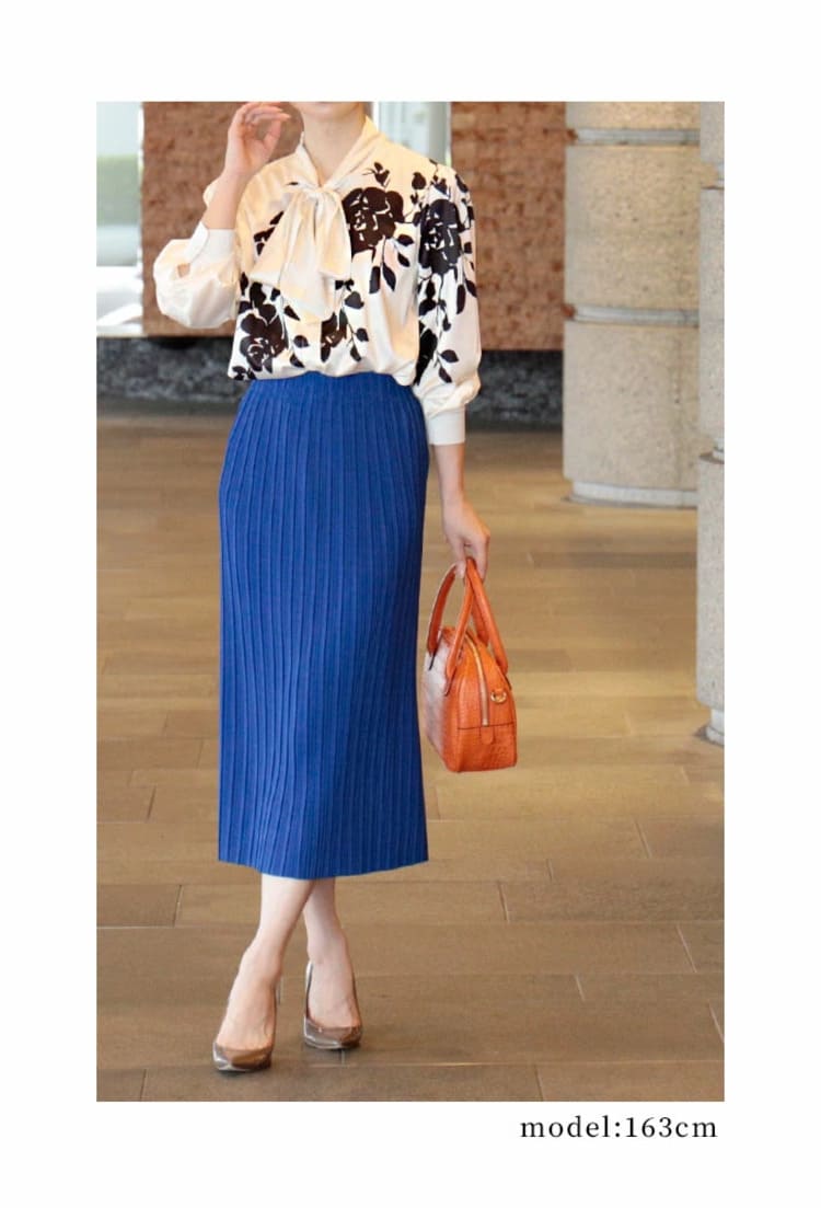 Sawa a la modeの50代女性に似合うブルースカートコーデ