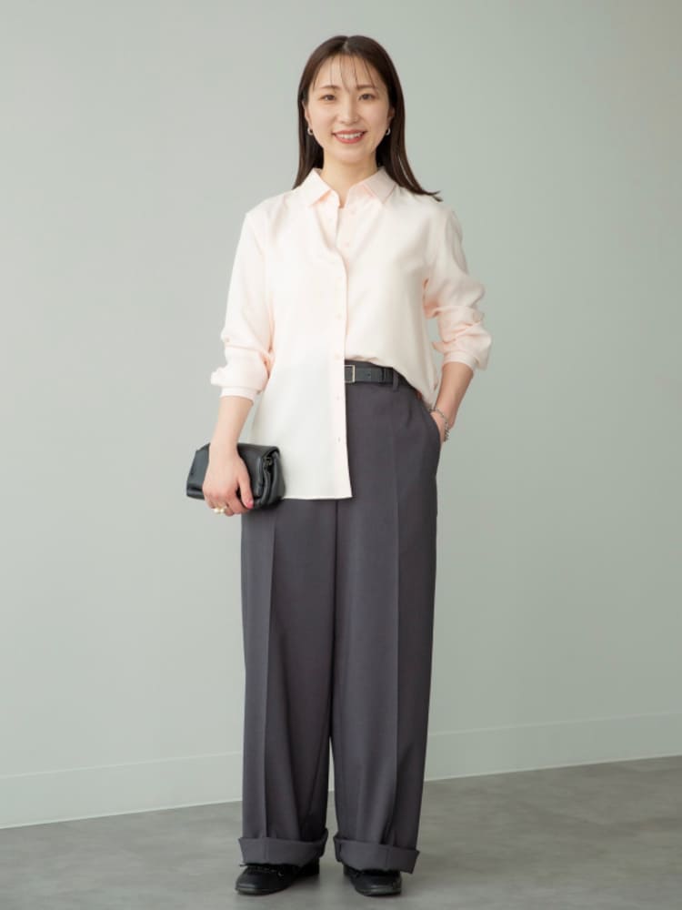 UNIQLOの50代向けオフィスカジュアルなパンツコーデ