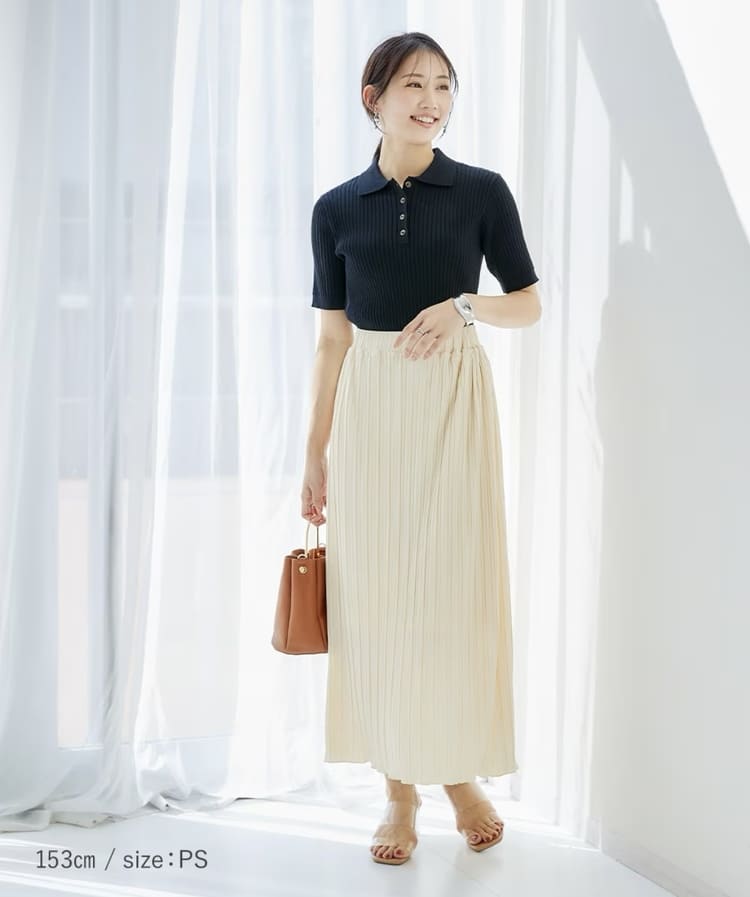 ニッセンPetitjo(プッチージョ)の60代低身長さんに似合うアイボリースカートコーデ