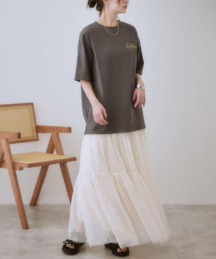 SMILE LANDのぽっちゃり女子向け白スカートコーデ