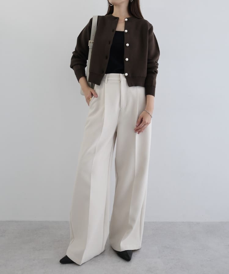 and Me...の30代女性に似合うパンツコーデ