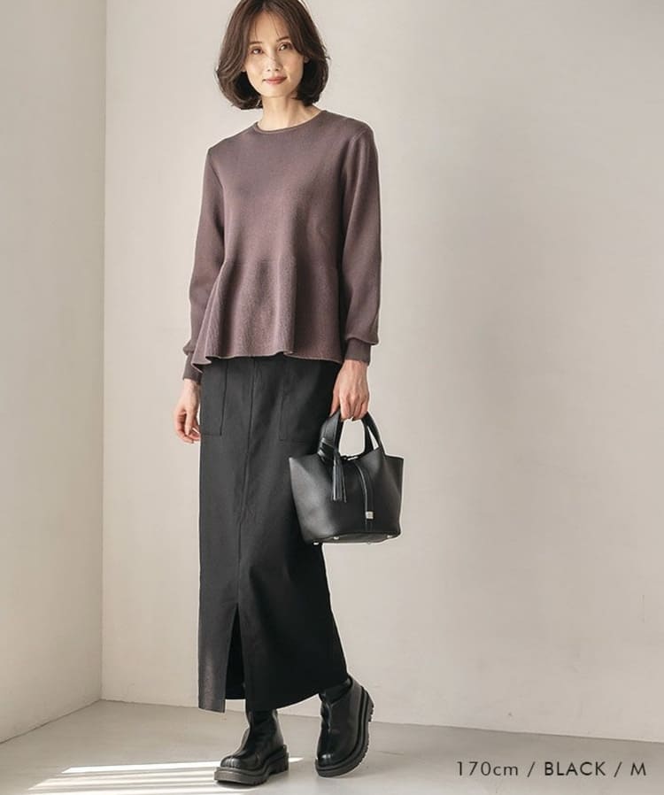 aquagarageの30代女性に似合う黒スカートコーデ