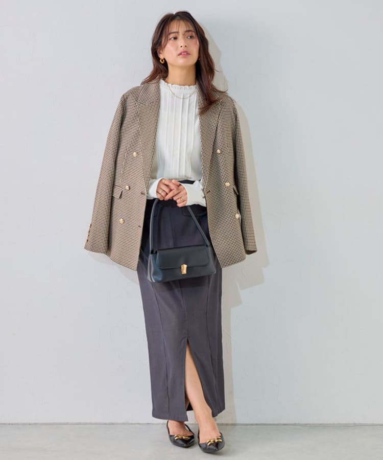 Pierrot(ピエロ)の30代女性に似合うジャケットコーデ