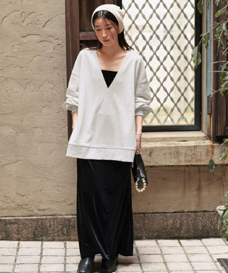 titivateの30代女性に似合う黒スカートコーデ