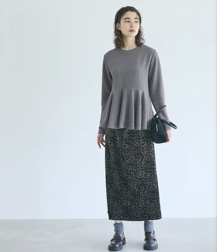 cocaの40代女性に似合うスカートコーデ