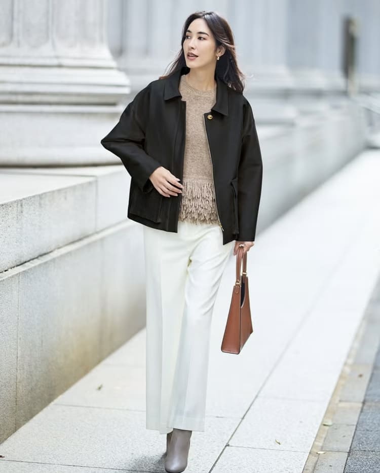 DoCLASSEの40代女性に似合う黒ジャケットコーデ