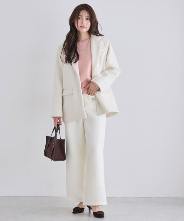 Pierrot(ピエロ)の白パンツコーデ