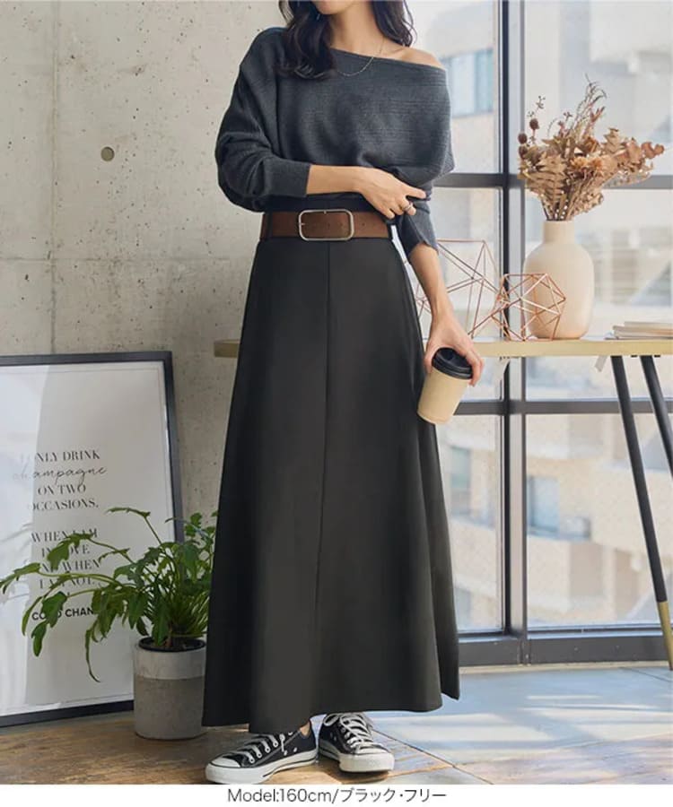 神戸レタスの黒スカートコーデ