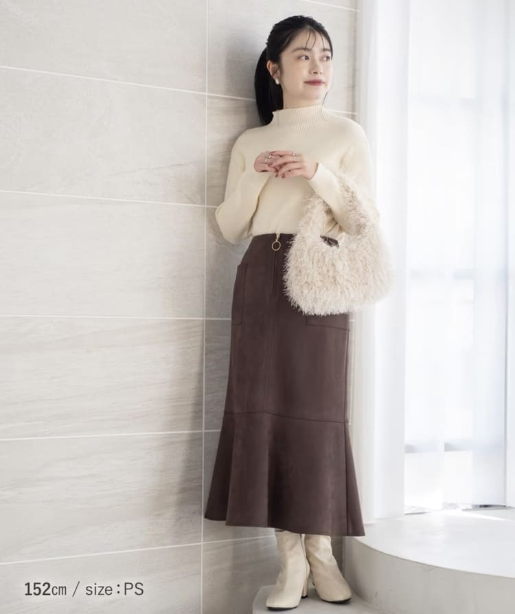 Petitjo(プッチージョ)の低身長向けブラウンスカートコーデ