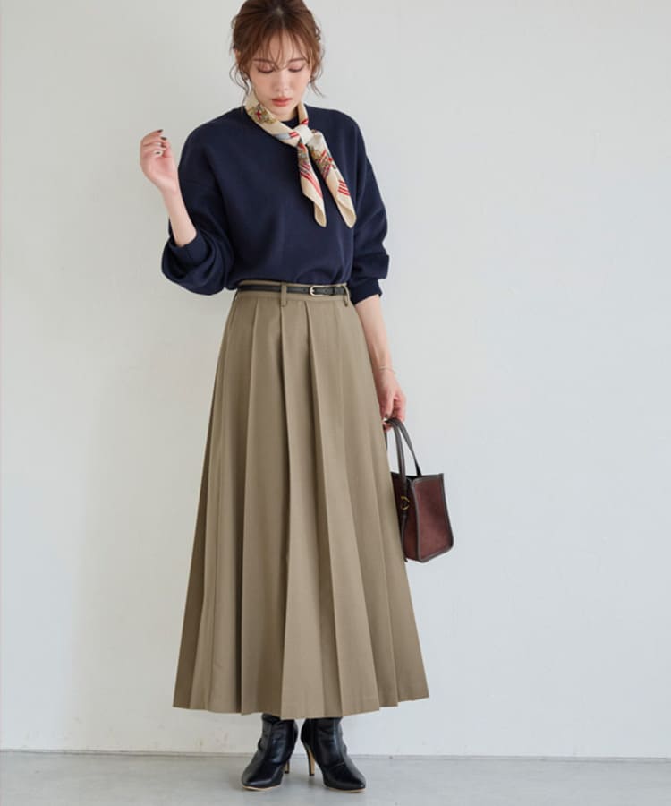 Pierrot(ピエロ)の低身長向けモカスカートコーデ