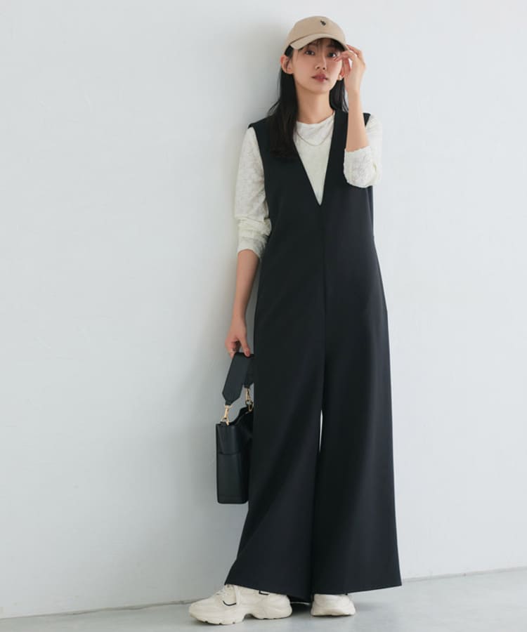 Pierrot(ピエロ)の低身長向けモノトーンコーデ