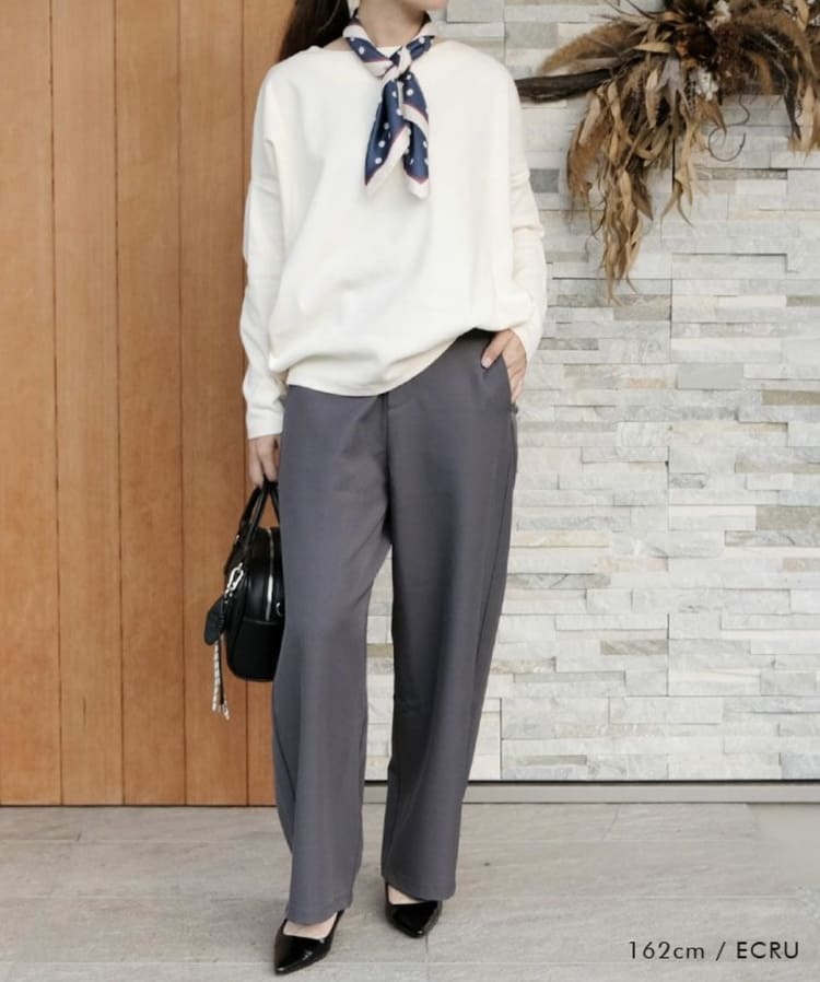 aquagarageの30代ママ向けグレーパンツコーデ