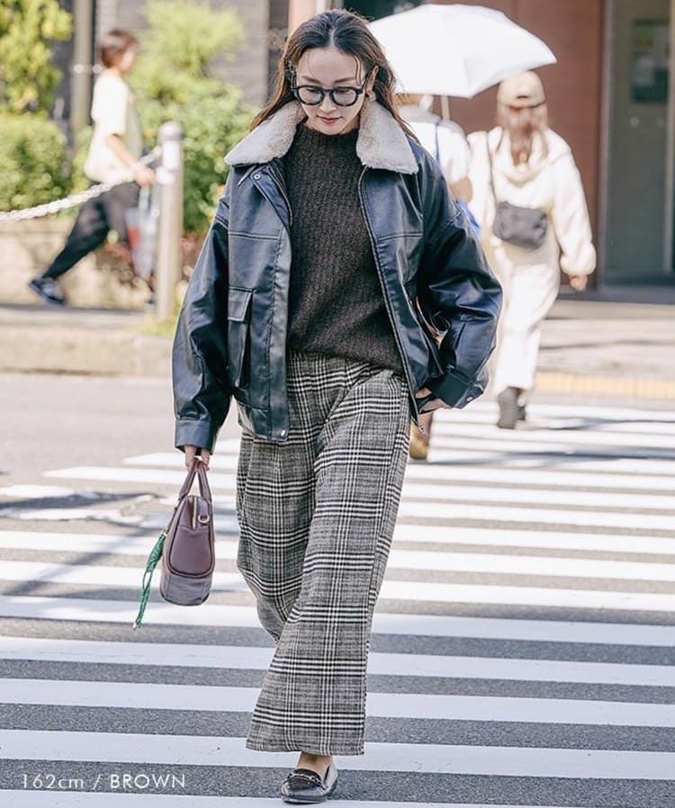 aquagarageの30代ママ向けチェック柄パンツコーデ