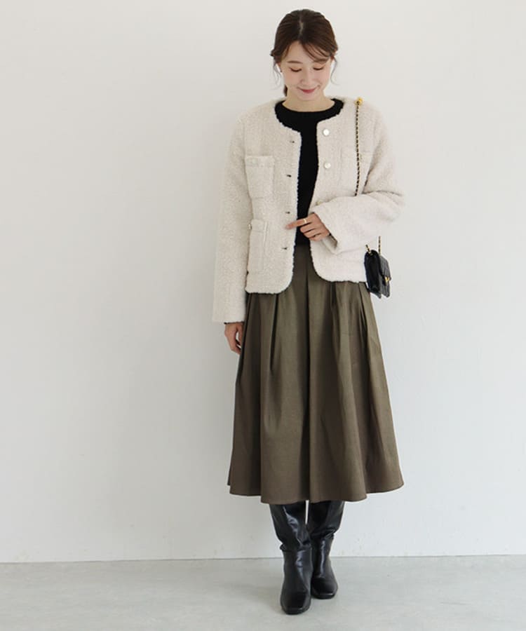 Pierrotの30代ママ向けカーキスカートコーデ