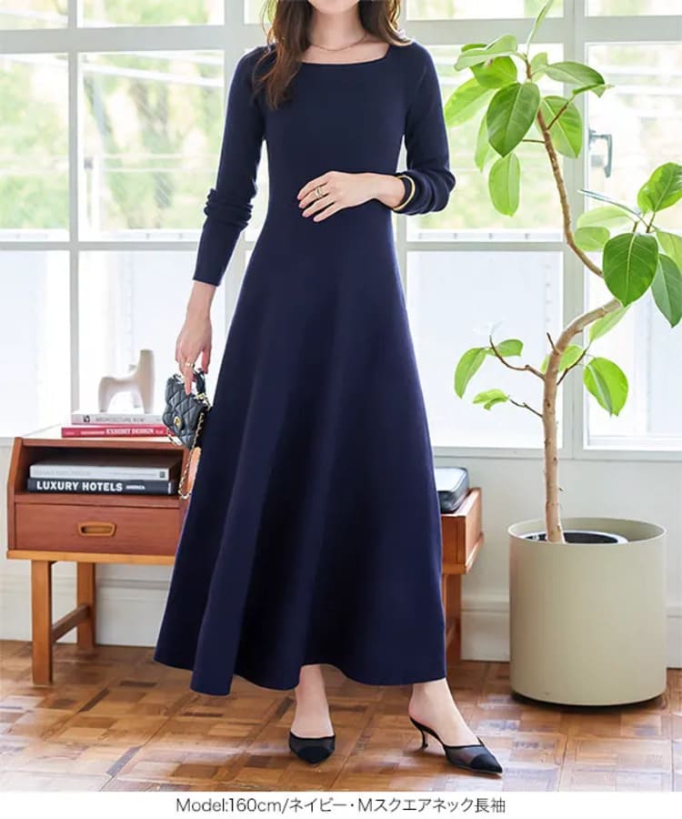 神戸レタスの50代向けネイビーワンピース