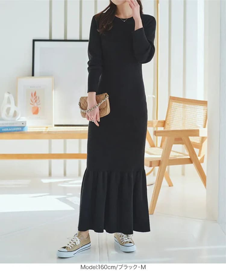 神戸レタスの50代向け黒ワンピース