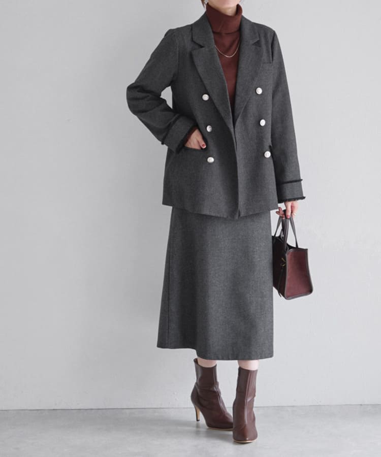 Pierrotの50代向け大人可愛いグレースカートコーデ