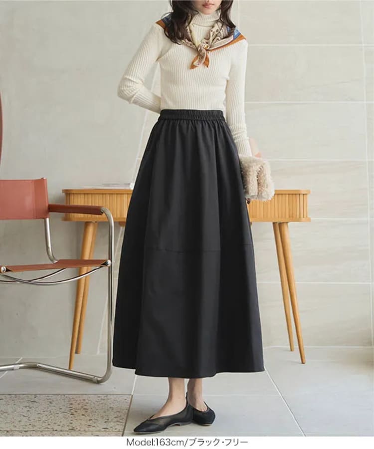 神戸レタスの50代向け大人可愛い黒スカートコーデ