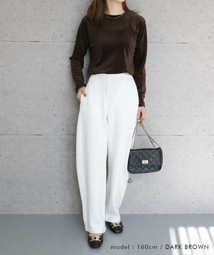 aquagarageの大人カジュアルな白パンツコーデ