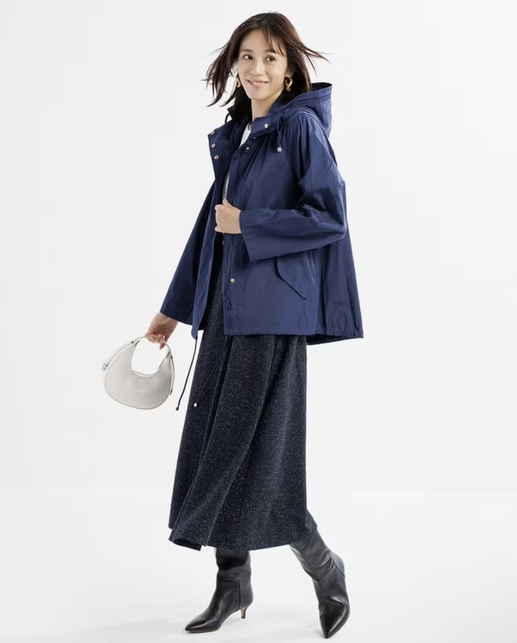 DoCLASSEの大人カジュアルなネイビーコートコーデ