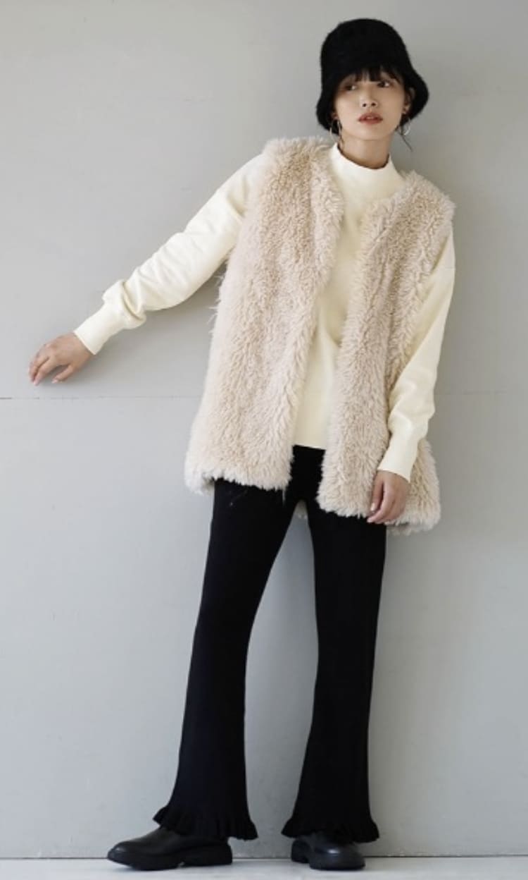 e-zakkamania storesの大人カジュアルなコーデ