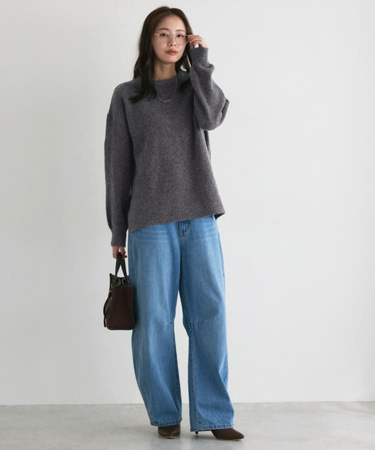 Pierrotの大人カジュアルなグレーニットコーデ