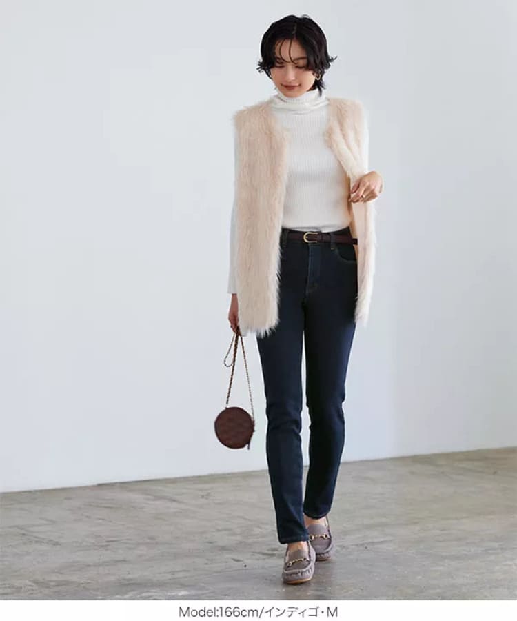 神戸レタスの大人カジュアルな白ニットコーデ