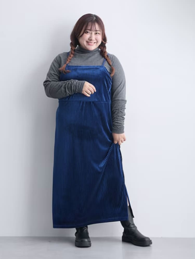 SMILE LANDのぽっちゃり女子向けブルーワンピースコーデ