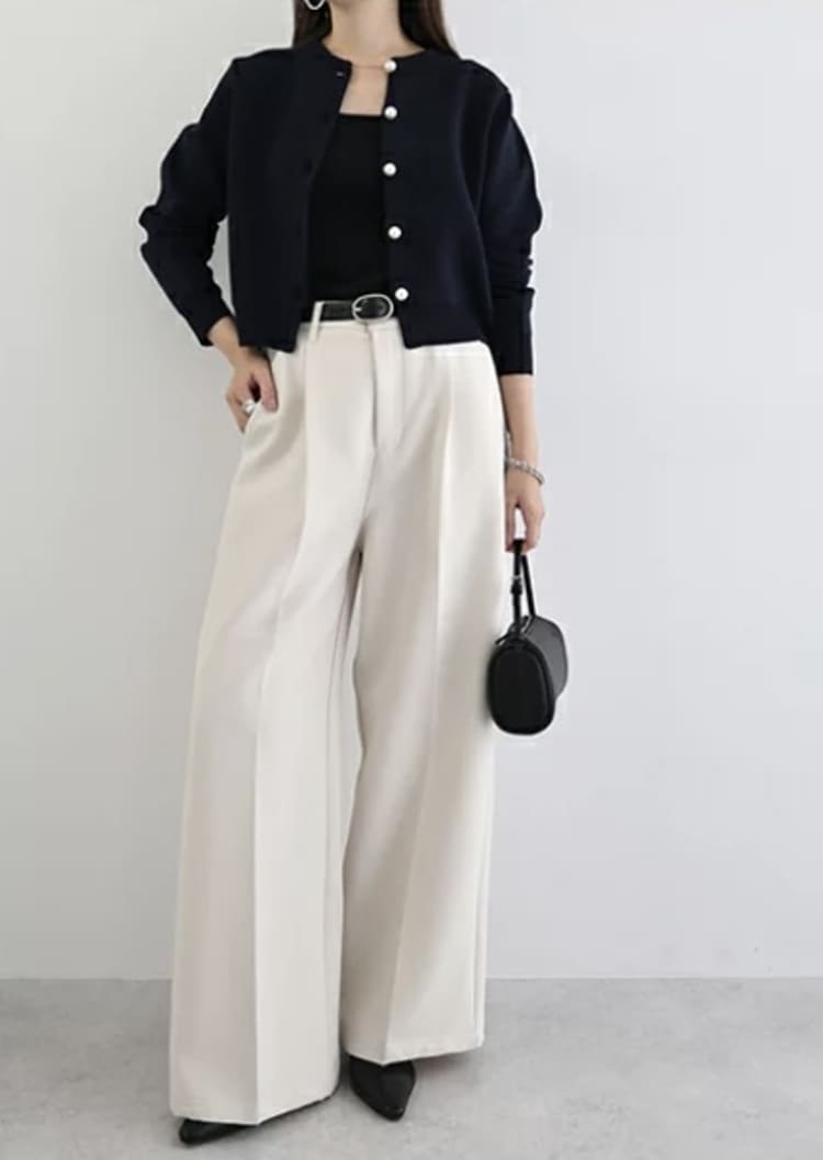 and Me...のオフィスカジュアルなコーデ