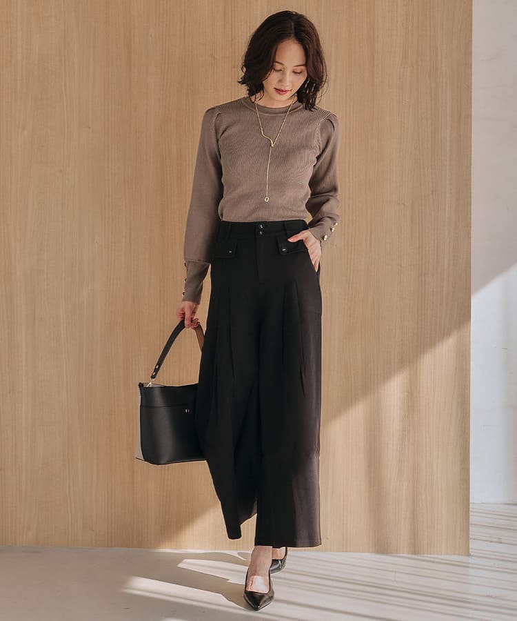 aquagarageのオフィスカジュアルなコーデ