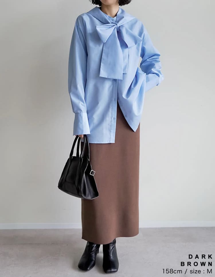 Re:EDITのオフィスカジュアルなブラウンスカートコーデ