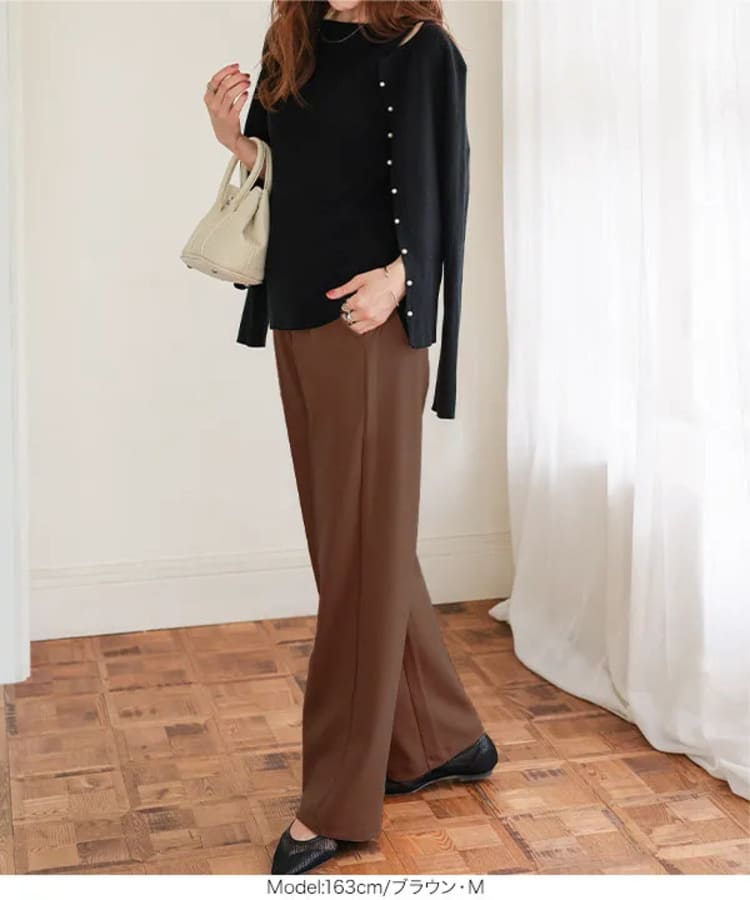 神戸レタスのオフィスカジュアルなブラウンパンツコーデ